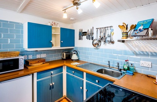 St Monans House | Pass the Keys | Lovely Old Fishermans Cottage