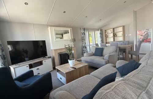 Lydd-on-Sea Apartment | Pass the Keys Luxury Lodge