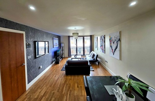 Theatreland Birmingham Apartment | Pass the Keys | Modern 2 Bedroom Oasis in The Arcadian Birmingham