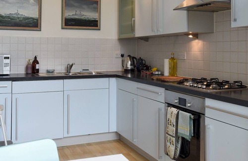 Gosport Apartment | Pass the Keys | Naval Officers Quarters 2 Bed Apt Gosport Marina