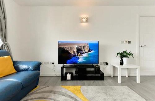 Century Wharf Apartment | Pass the Keys Spacious Cardiff Bay Apartment