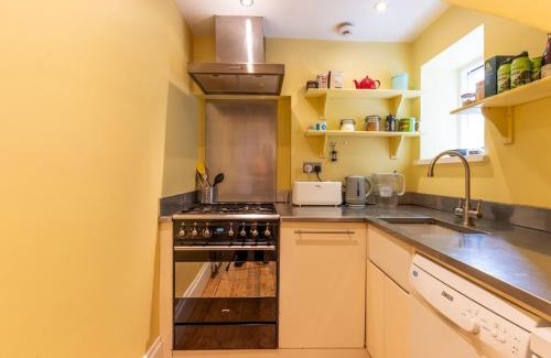 North Kensington Apartment | Pass the Keys Spacious Designer Flat in Ladbroke Grove