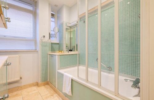 Chelsea Riverside Apartment | Pass the Keys Stylish 1 bedroom flat by Kings Road in Chelseag