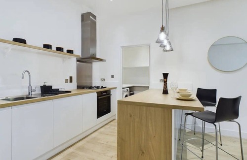 Weavers Apartment | Pass the Keys | Stylish 4-Bed,3-Bath in Shoreditch