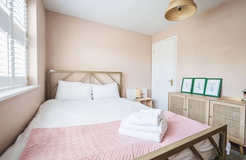 Victoria Apartment | Pass the Keys | Stylish flat in East London