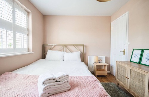 Victoria Apartment | Pass the Keys | Stylish flat in East London