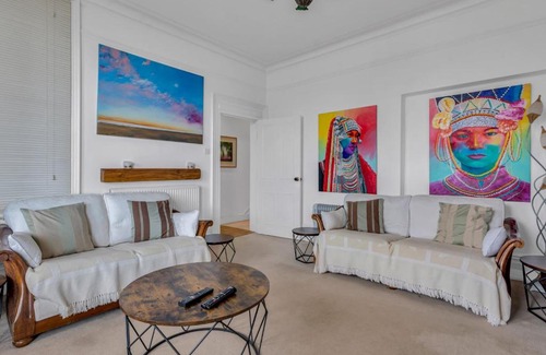 Herne Bay Apartment | Pass the Keys Stylish period seaside apartment direct sea view