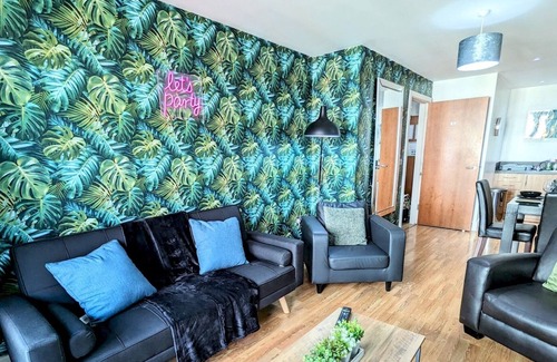 Theatreland Birmingham Apartment | Pass the Keys | Your Chic Arcadian Getaway in Central Birmingham