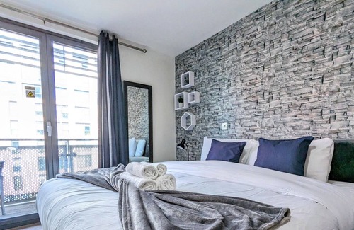 Theatreland Birmingham Apartment | Pass the Keys | Your Chic Arcadian Getaway in Central Birmingham
