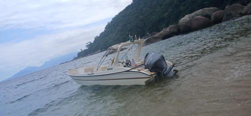 Mangaratiba Boat Rental | Passeio de lancha, ilha grande