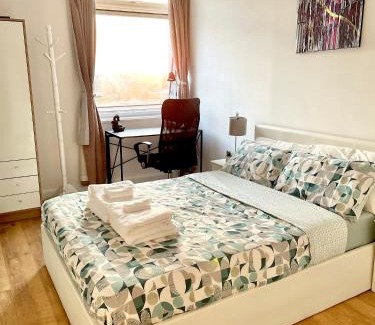 Westbourne Apartment | Patio Flat near Notting Hill