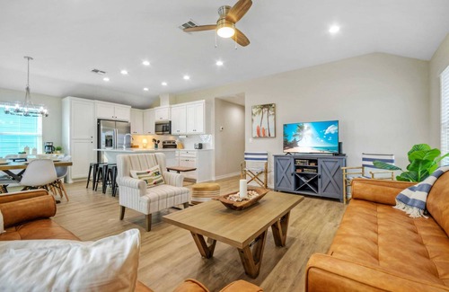 Port Aransas Cottage | Patio Lounge w/Firepit! Nature Preserve Views Surf-n-dipity by Avantstay