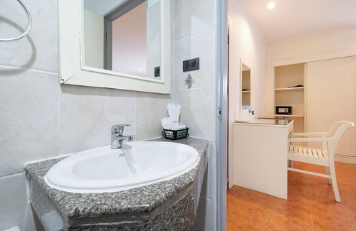 Patong Hotel | Patong Central Residence & Apartment