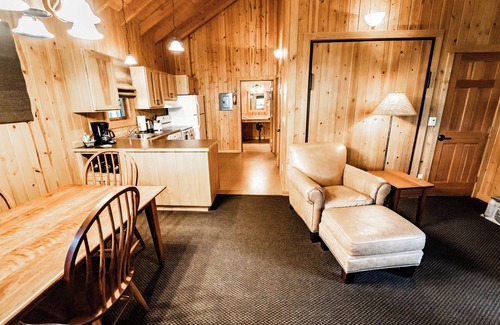 Winthrop House | Patterson Lake Cabin Grand Suite 3-Bdrm