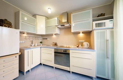 Pervomayskiy Rayon Apartment | PaulMarie Apartments on Voinov Int.