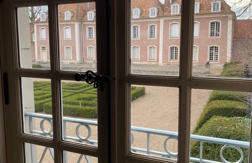 Villeconin House | Pavillon Xvii du Chateau de Saudreville 46 Kilomêtres au sud de Paris