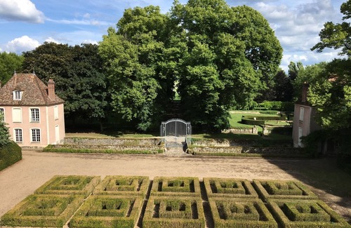 Villeconin House | Pavillon Xvii du Chateau de Saudreville 46 Kilomêtres au sud de Paris
