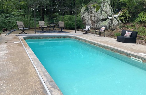 Morrilton House | Paw Paw Tree Estate at the foothills of Petit Jean Mt. next to Arkansas River.