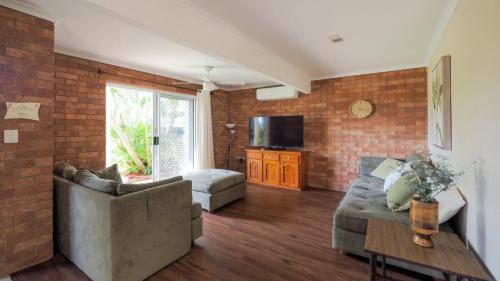 Woorim House | Paws & Waves Beachside Retreat