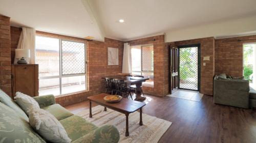 Woorim House | Paws & Waves Beachside Retreat