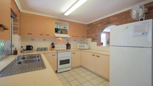 Woorim House | Paws & Waves Beachside Retreat