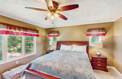 Huddleston House | Pawsitive Retreat