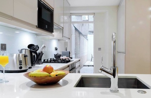Notting Dale Apartment | PBC | Modern One Bedroom Apartment in centrally located Fitzrovia GT1