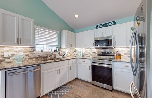 Leeward Sands House | PC625 Private Pool, Golf Cart Included, Boat Parking, Pet Friendly