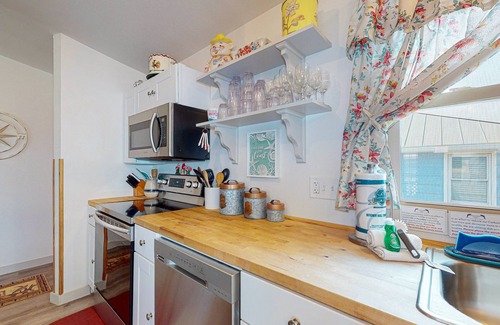 Leeward Sands House | PC644 Golf Cart Included, Pet Friendly, Private Pool