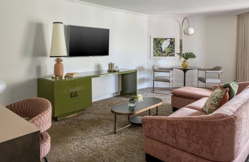 Hunt Club Resort | Peace & Tranquility! 3 Amazing Units, Spa, Pool, Golf, Tennis, On-Site Dining