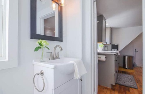 Westbrook Apartment | Peaceful 1BR - Reading Nook - Near Portland