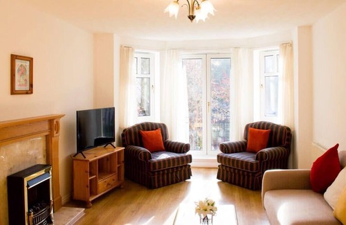 Gorgie Apartment | Peaceful 2 Bedroom Apartment in Edinburgh