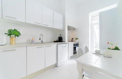 Benfica House | Peaceful 2-bedroom House with Garden at the heart of Benfica
