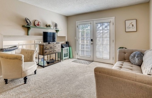 West Central Westminster House | Peaceful 3 bedroom Townhome-Ideally Located
