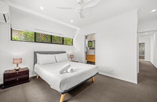 Nundah Apartment | Peaceful 3BR 2BA with Parking Near Airport and CBD