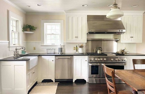 Hillsboro House | Peaceful and Beautiful Farm Stay Retreat Near Rocky Fork Lake