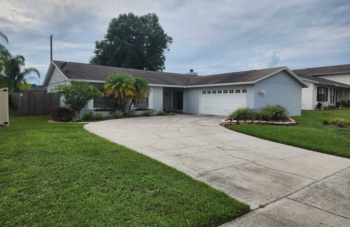 Greater Northdale House | Peaceful and convenient 4-bedroom house in lovely Tampa with AC