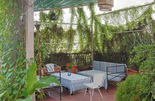Raja Park Apartment | Peaceful apartment with great rooftop