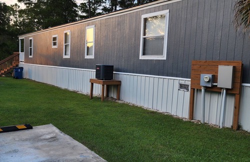 Elberta House | Peaceful Cabin on the Water fishing boat 3br 2 ba fishing from the back porch