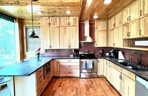 Eagle Rock Cabin | Peaceful cabin with lake view from all 3 floors