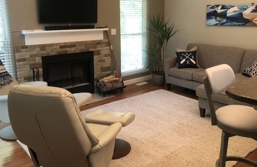 Avoca Condo | Peaceful Condo Retreat on Lake Monroe