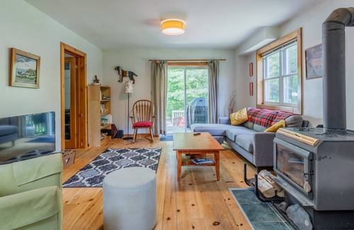 Minden House | Peaceful Cottage 2BDR 1BATH HDTV BBQ WIFI
