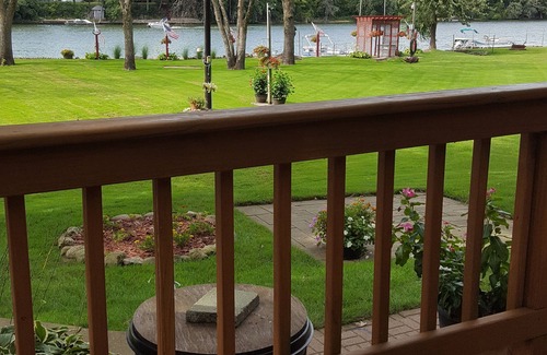 Machesney Park House | Peaceful Cottage Getaway Sleeps 6 on Scenic Rock River in Rockford Area