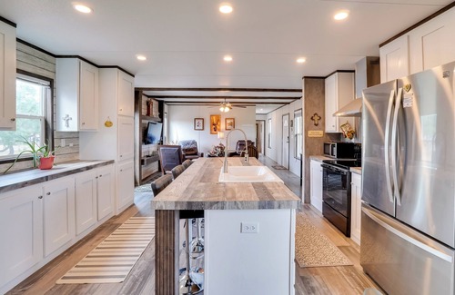 Hawley House | Peaceful Countryside Home w/Yard in Hawley