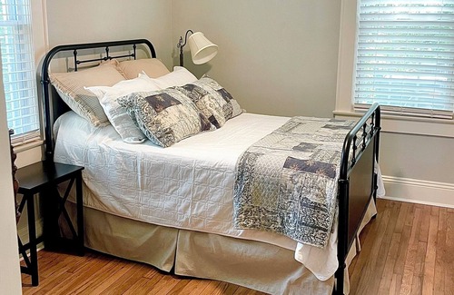 Anderson House | Peaceful, Cozy and quiet, near downtown. 5 minutes from Anderson University.