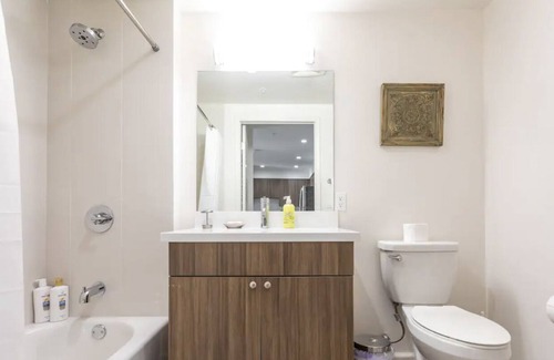 Pico-Union Apartment | Peaceful Getaway in the Heart of K-Town 2B+2B