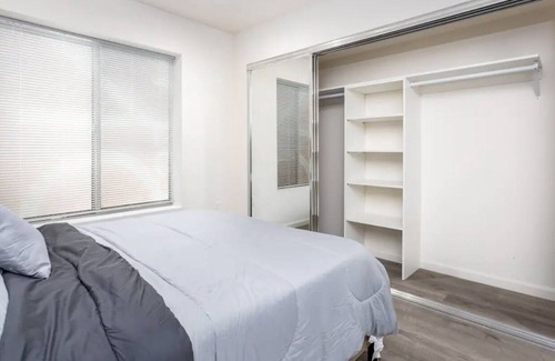 Pico-Union Apartment | Peaceful Getaway in the Heart of K-Town 2B+2B
