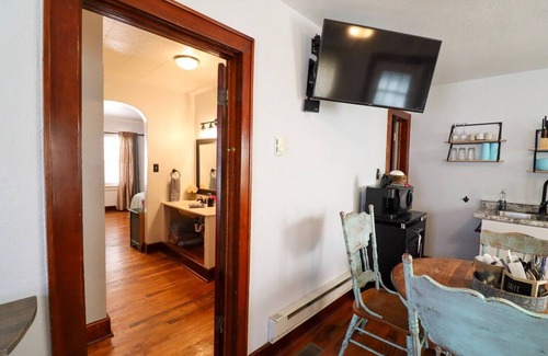 Deadwood Apartment | Peaceful Hideaway on Main, BH Adventure Unit