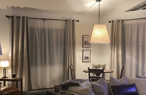 Jackson House | Peaceful Home, Minutes to Town Square, Mountains and Hiking Right from Your Door