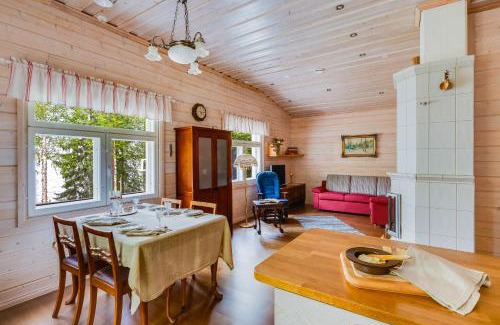 Rovaniemi Apartment | Peaceful Lake Norvajärvi Cottage Hosted by Hygge Host